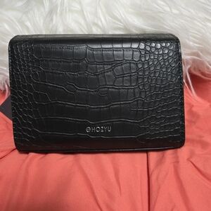 Hozyu Black Crocodile Embossed Clutch